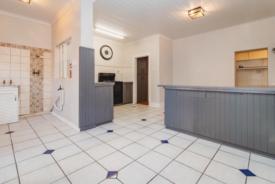 6 Bedroom Property for Sale in Heatherlands Western Cape